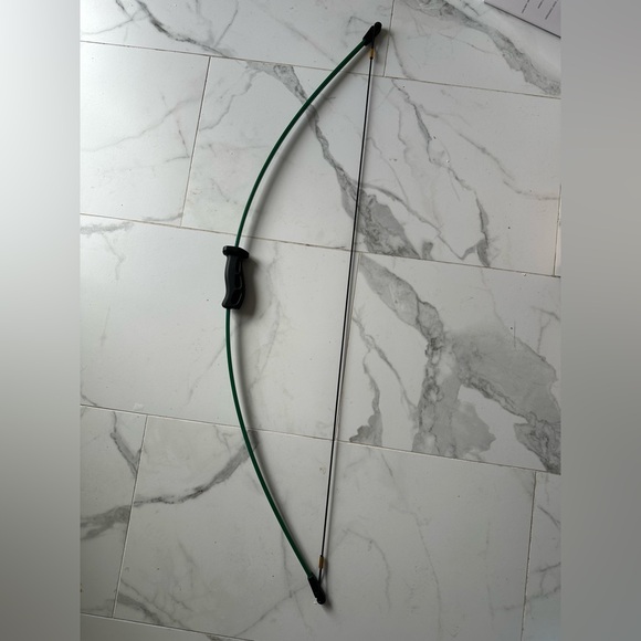 Children's Bow. Bear 1st Shot Green Childrens ARCHERY 36” Bow - Picture 1 of 5